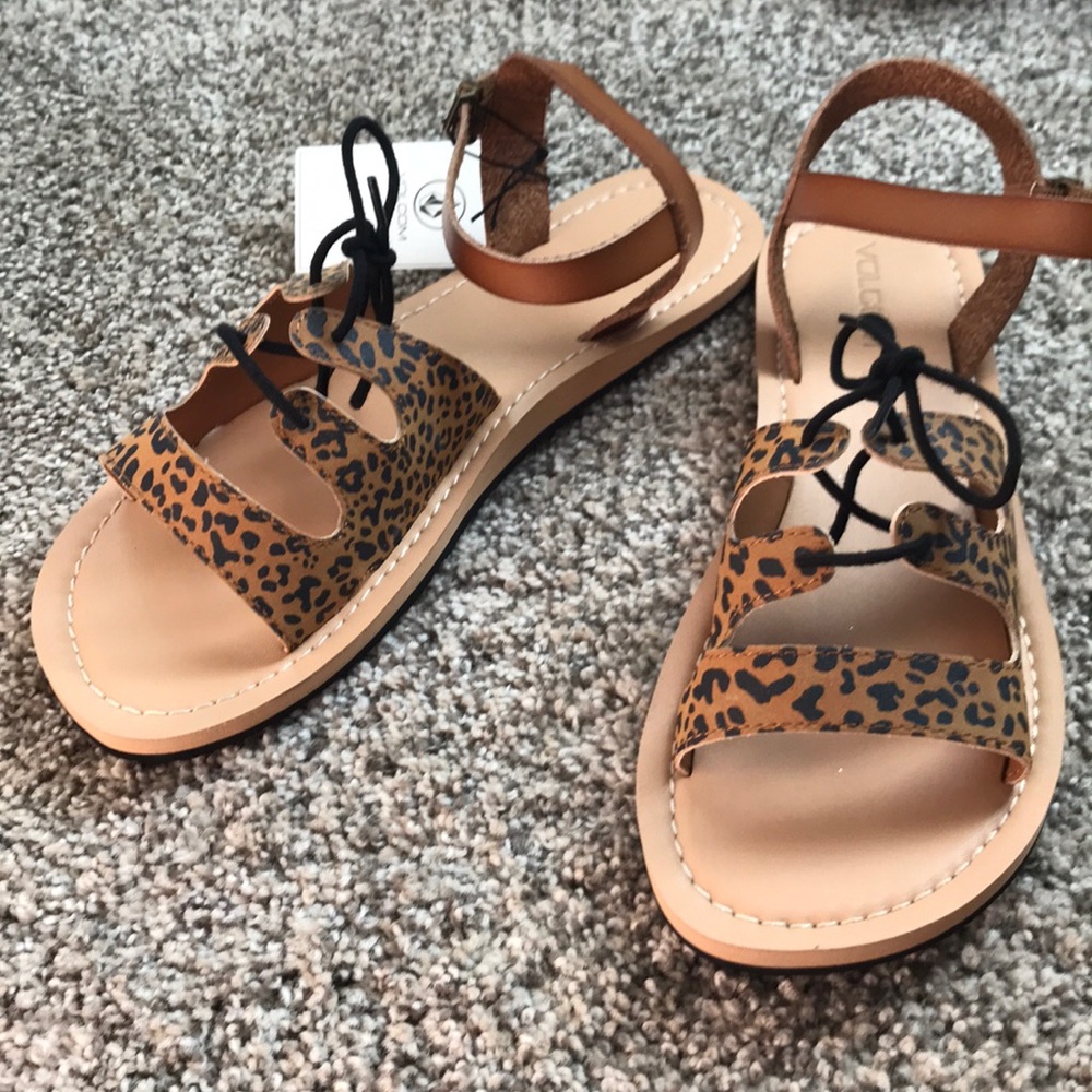 NWT! Volcom brand sandals leopard Sz:10